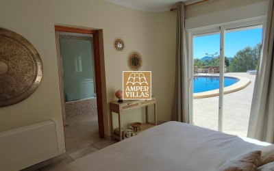 Фантастическая вилла с панорамным видом на море..